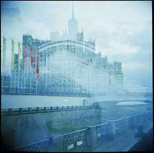 Москва, 2011 г.  Камера Diana F+, пленка Lomography Color, мультиэкспозиция