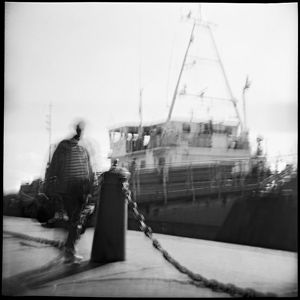 Петербург, 2012 г.  Камера Diana F+, пленка Kodak Tri-X,  длинная выдержка