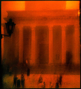 Сан Марино, 2014 г.  Камера Diana F+, пленка Lomography Redscale, мультиэкспозиция