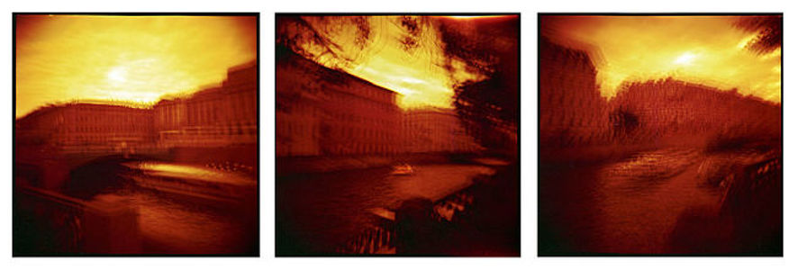 Петербург, 2012 г.  Камера Diana F+, пленка Lomography Redscale, мультиэкспозиция