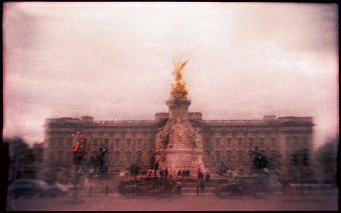 Лондон, 2014 г.  Камера Recesky, пленка Lomography Color, мультиэкспозиция